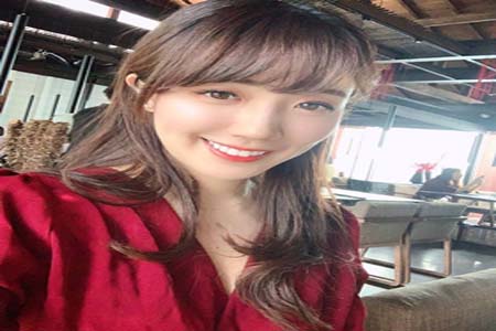 手握两根大屌随便吃 台湾极品空姐3P 清纯颜值 十分可爱 淫乱刺激